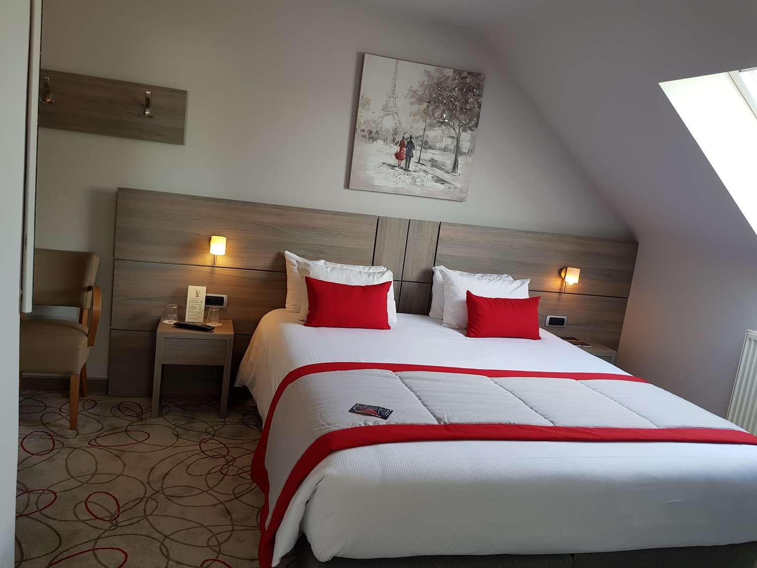 Ibis Styles Airport Aero 44