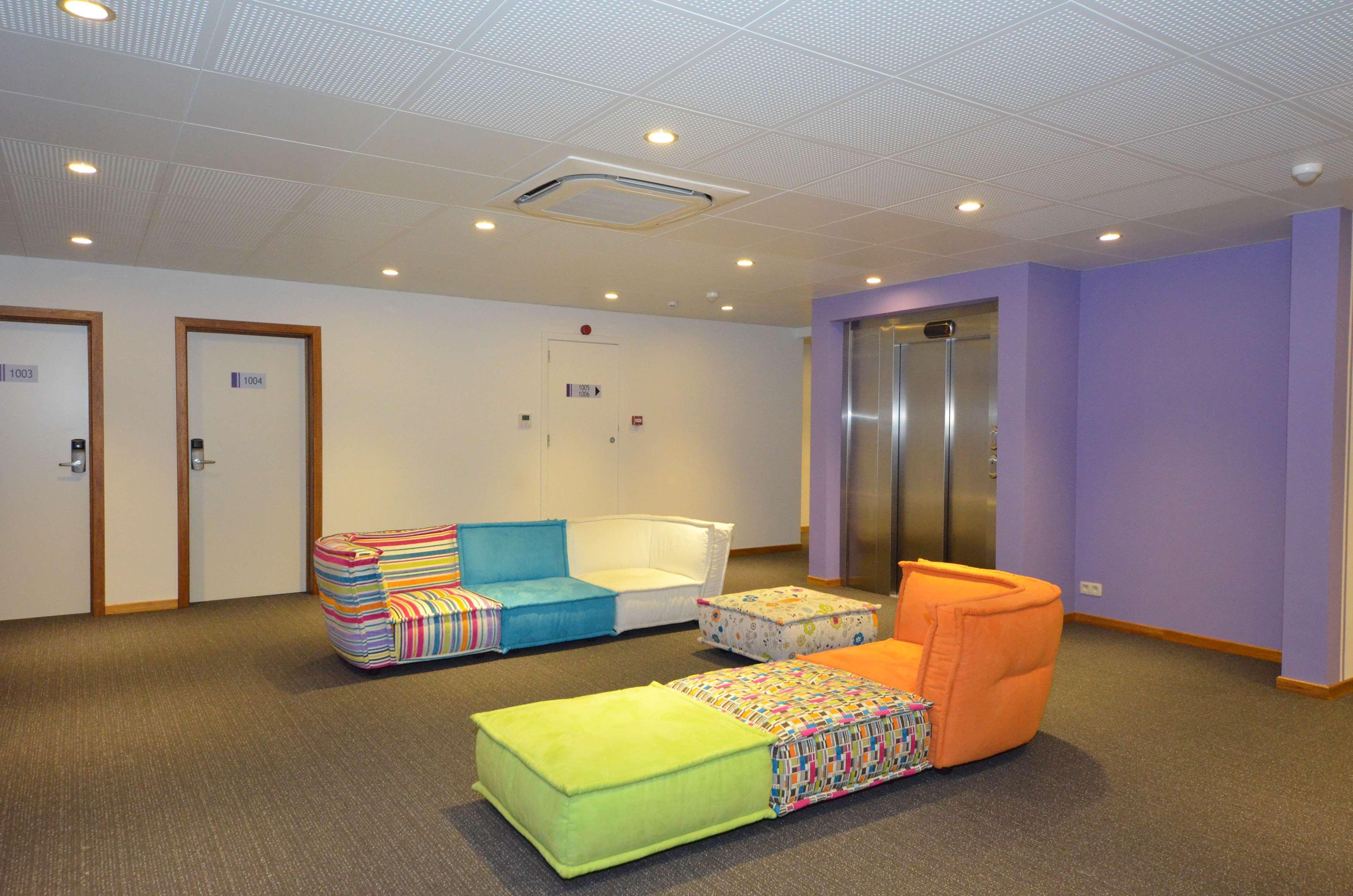 Ibis Styles Airport Aero 44 3* Charleroi