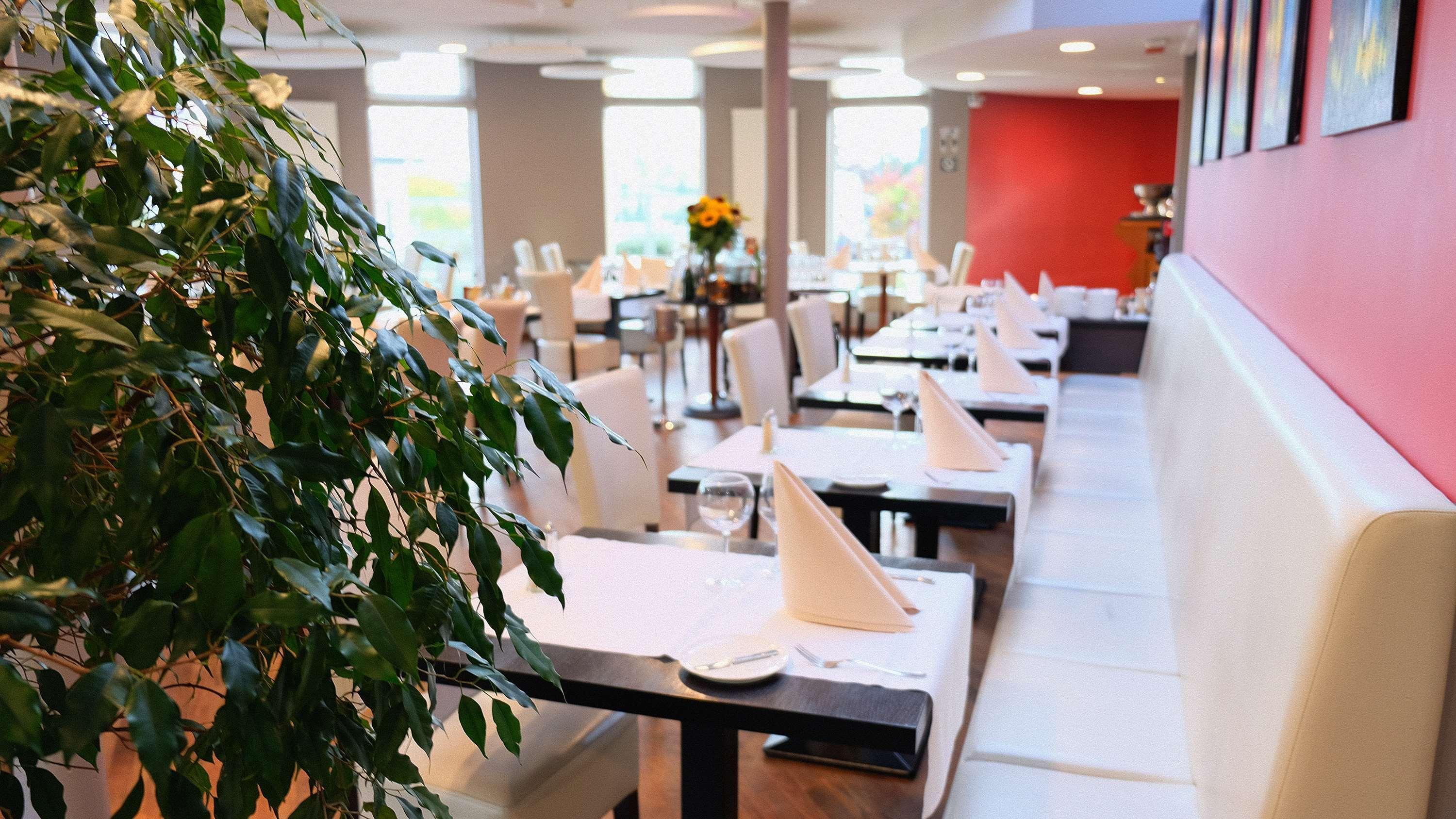 Hotel Ibis Styles Airport Aero 44 3*