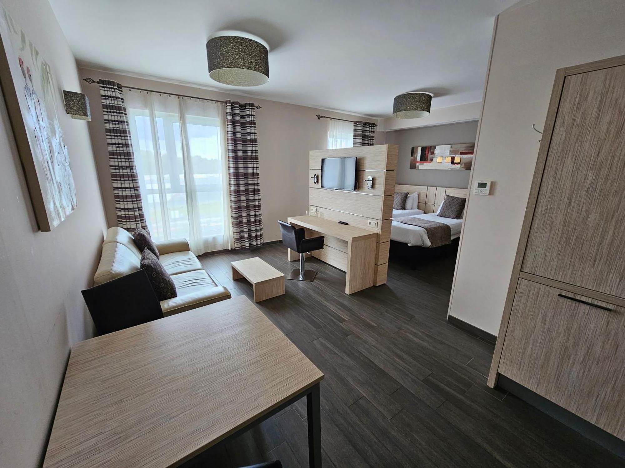 Ibis Styles Airport Aero 44 Hotel 3*