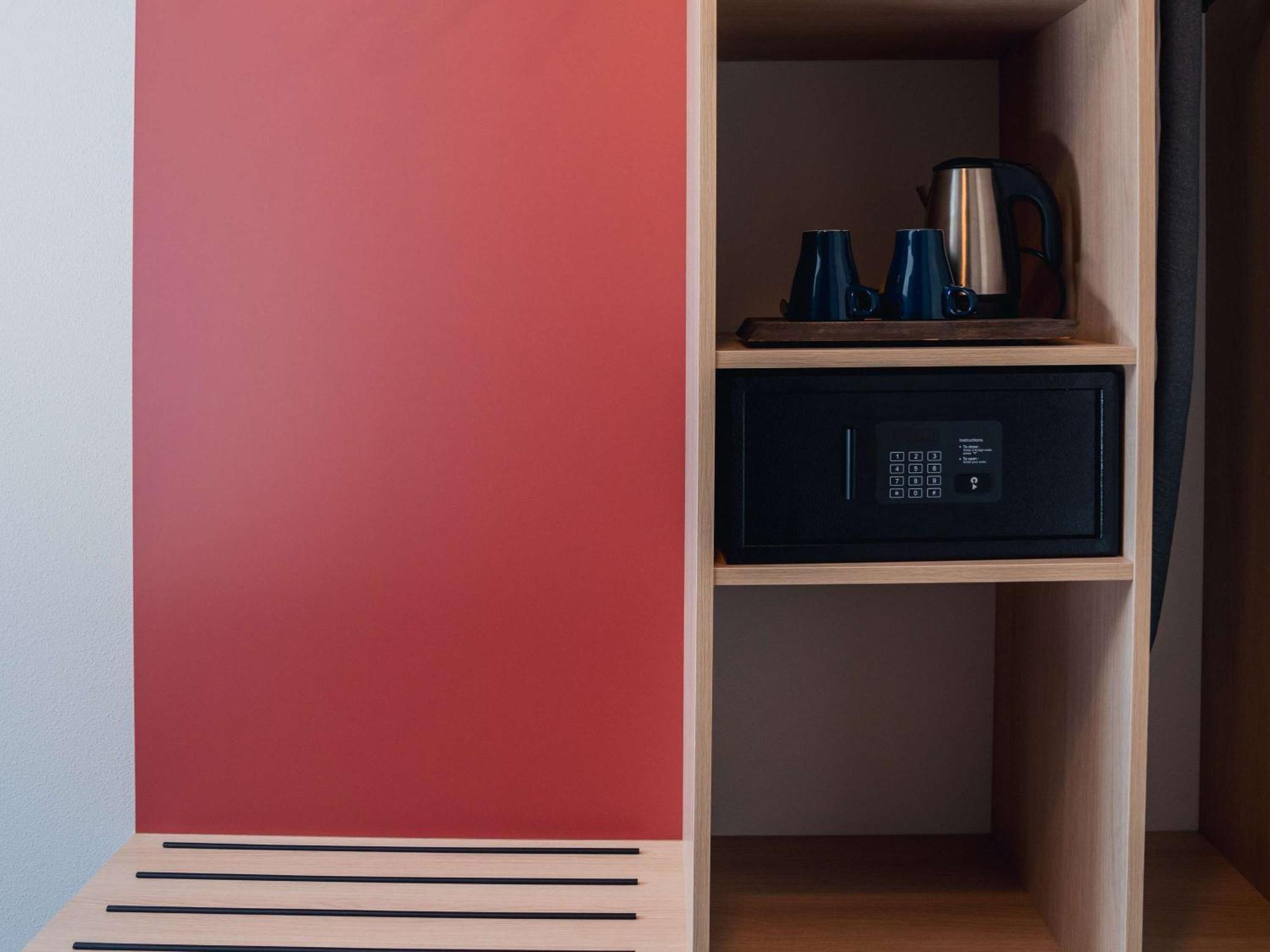 Ibis Styles Airport Aero 44 Charleroi