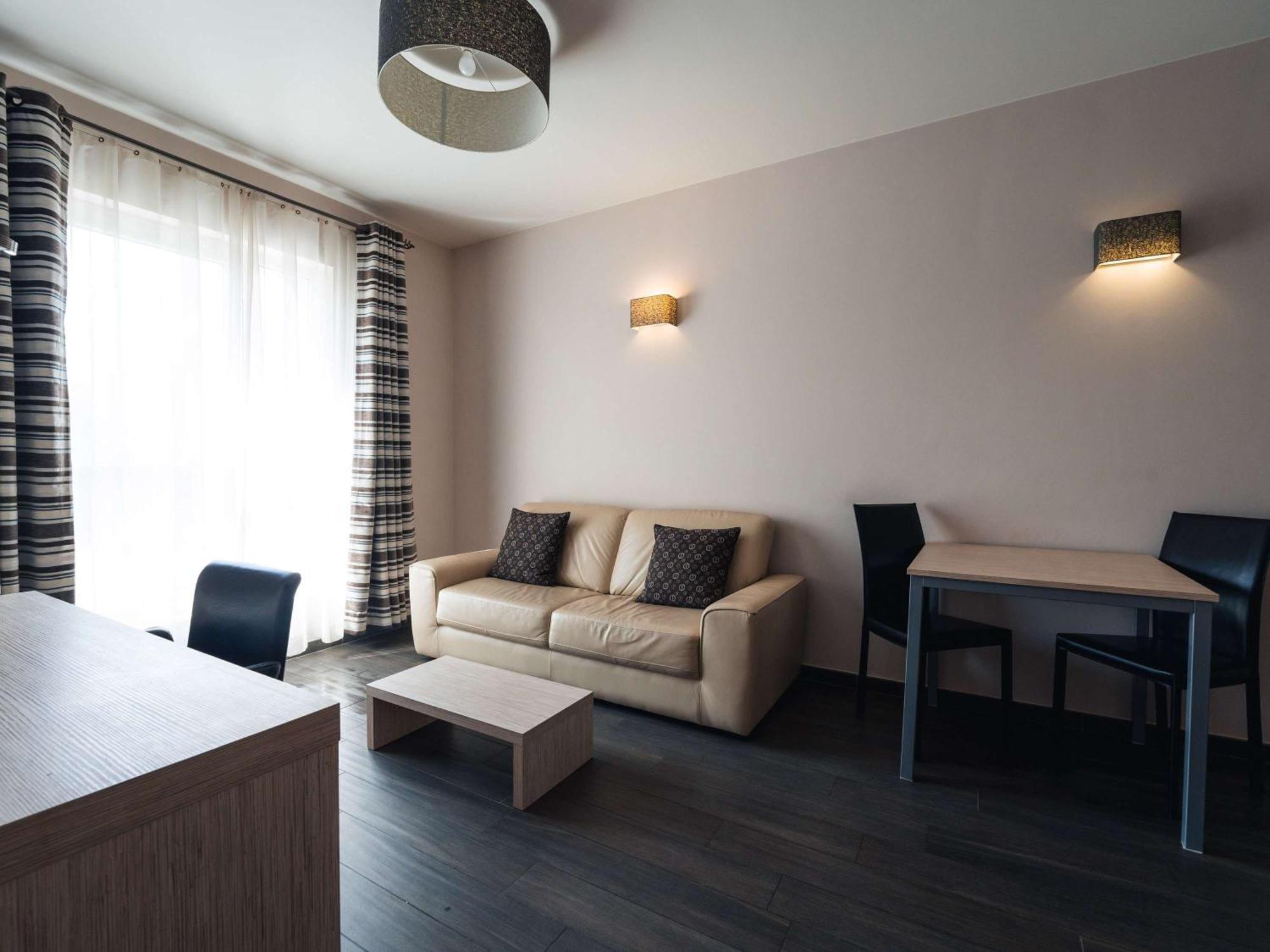 Hotel Ibis Styles Airport Aero 44