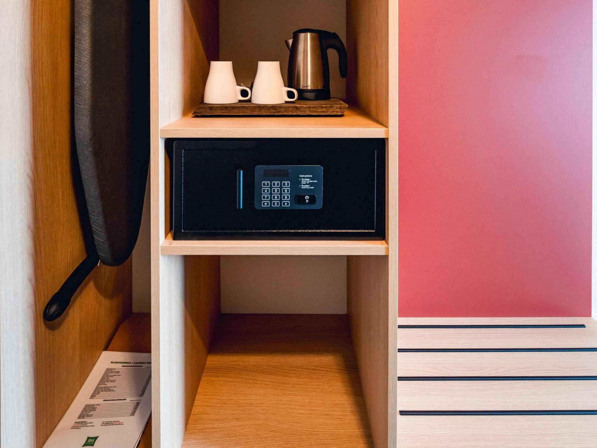 Ibis Styles Airport Aero 44