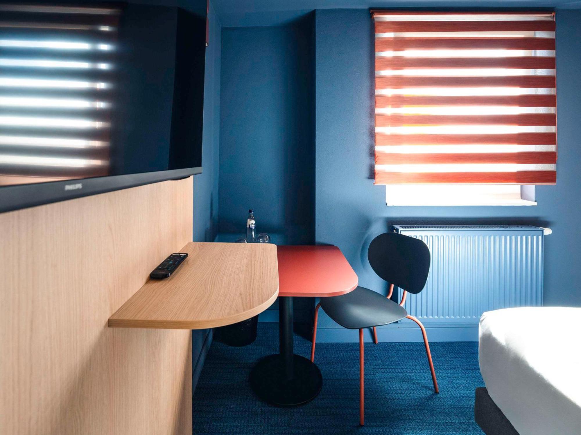 Hotel Ibis Styles Airport Aero 44 3*