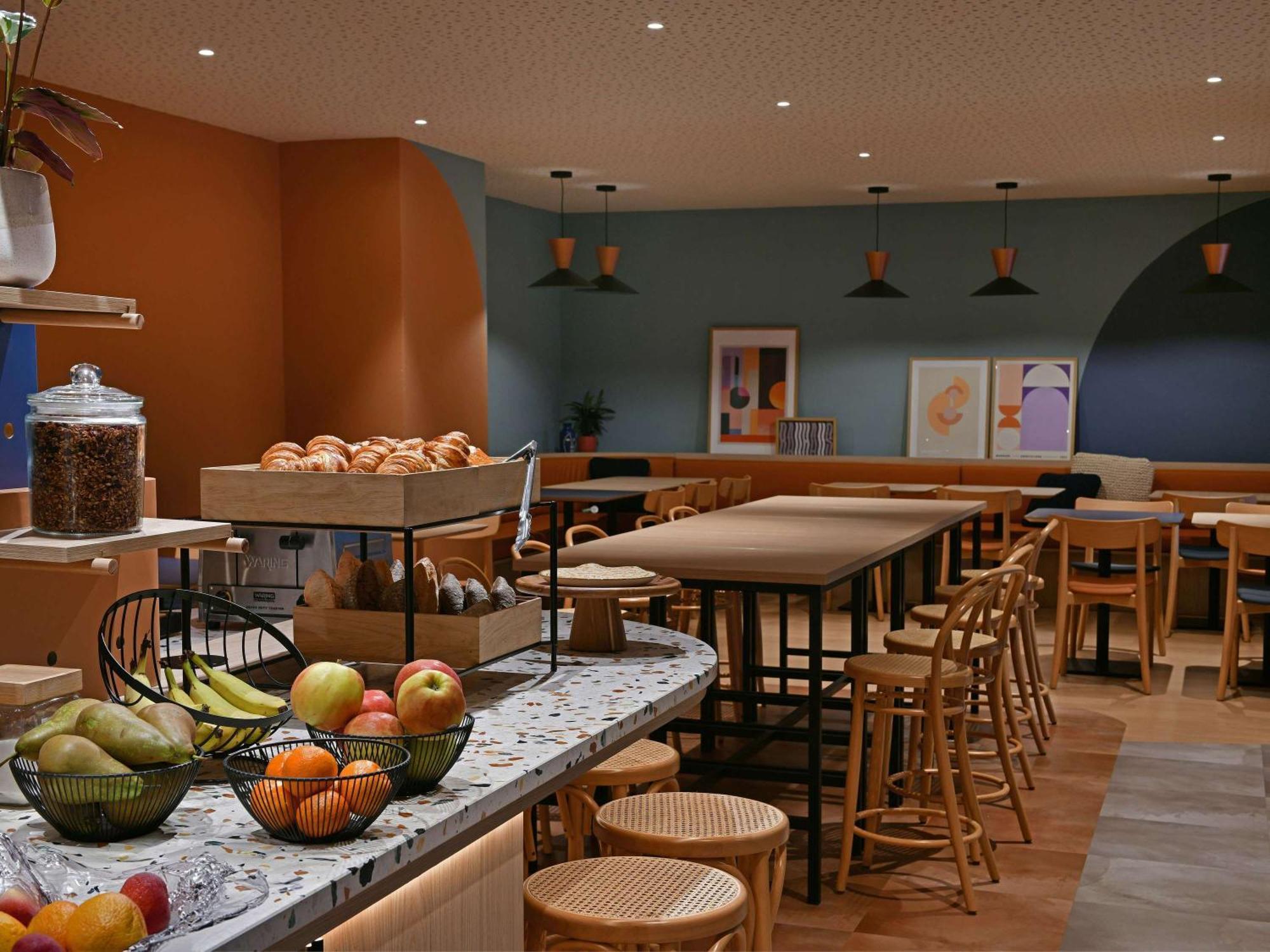 Ibis Styles Airport Aero 44 3* Charleroi