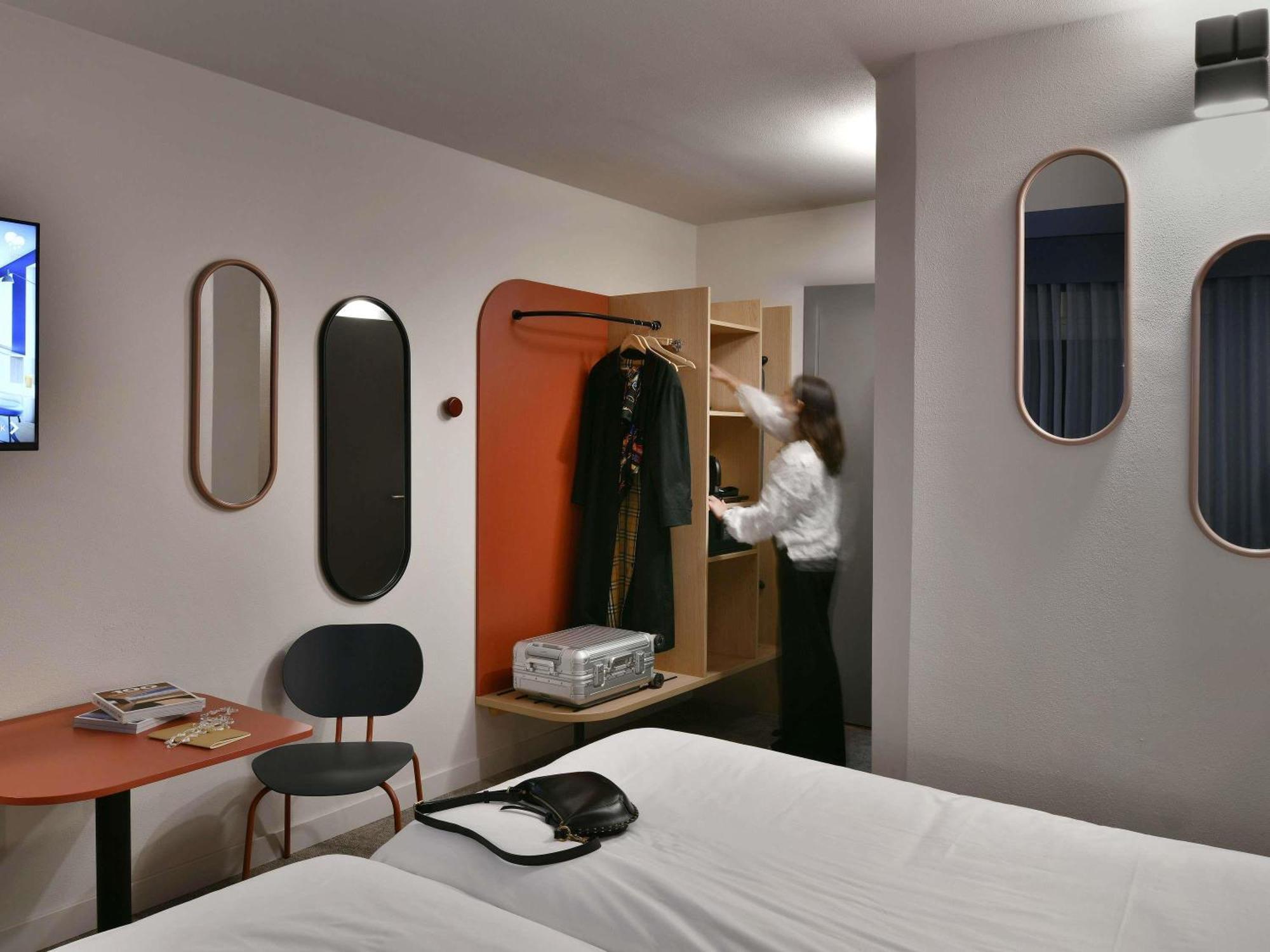 Ibis Styles Airport Aero 44 3* Charleroi
