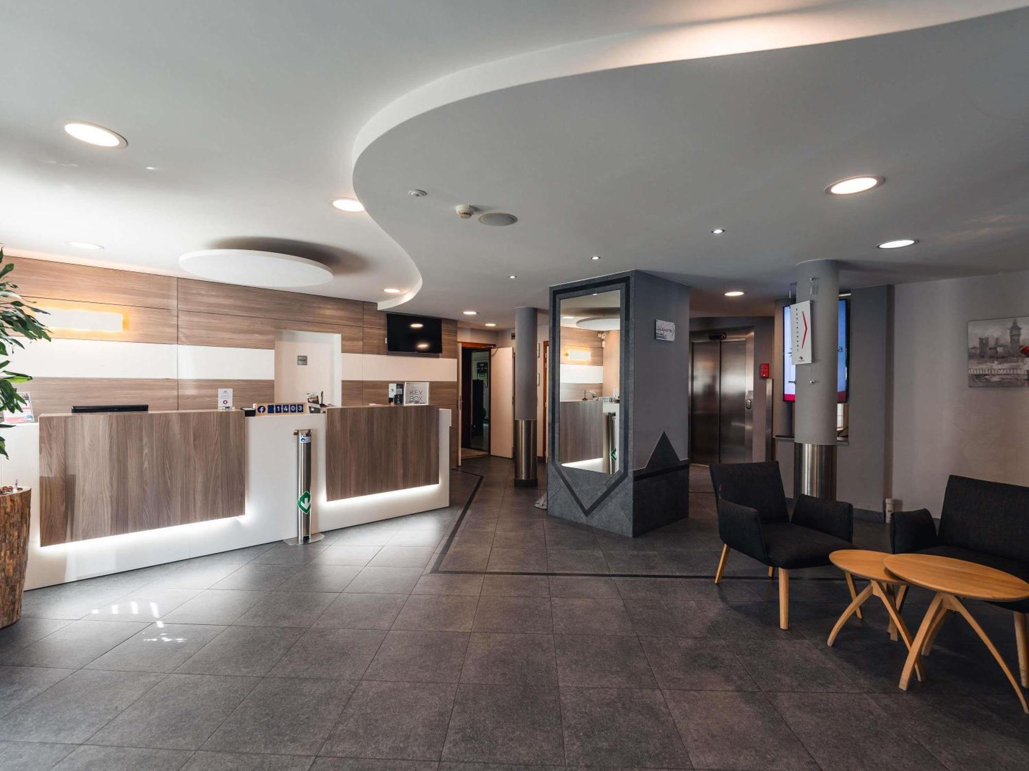 Ibis Styles Airport Aero 44 3*
